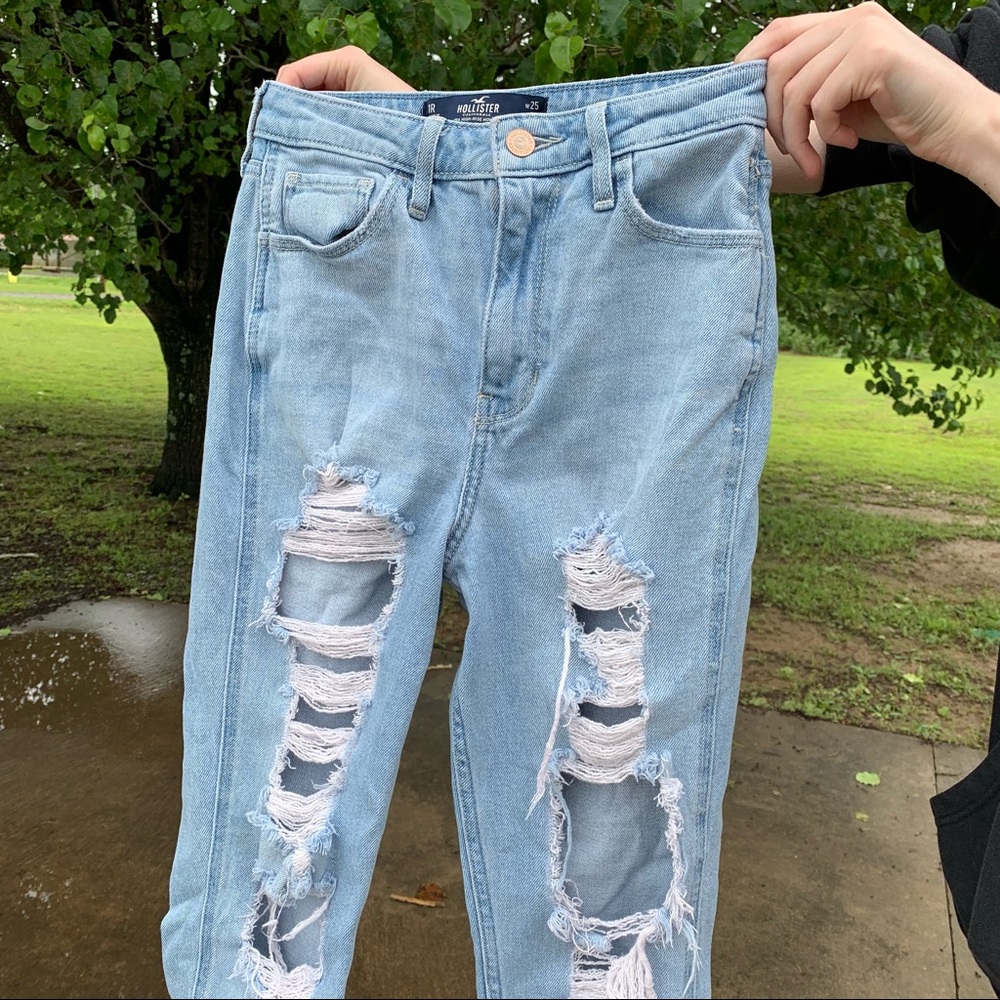 Hollister Ripped jeans